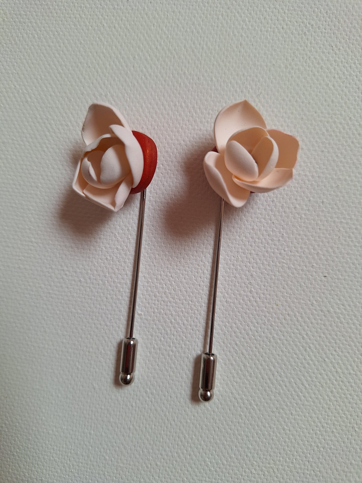 Magnolia lapel pin